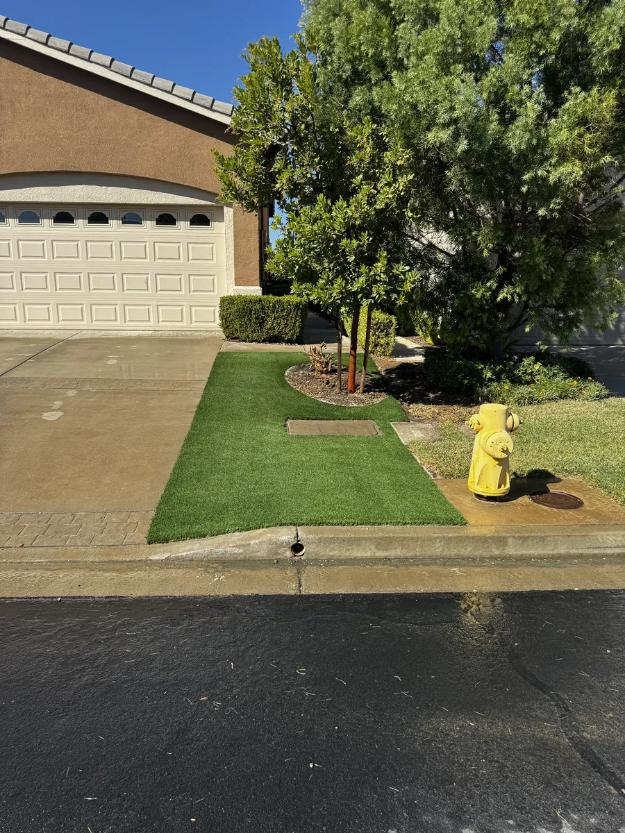 Artificial turf front yard in Brentwood, CA